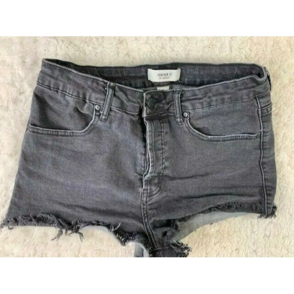 Forever 21 Size 26 Womens Shortie Shorts Black Wash Stretch Raw Hem Mid Rise